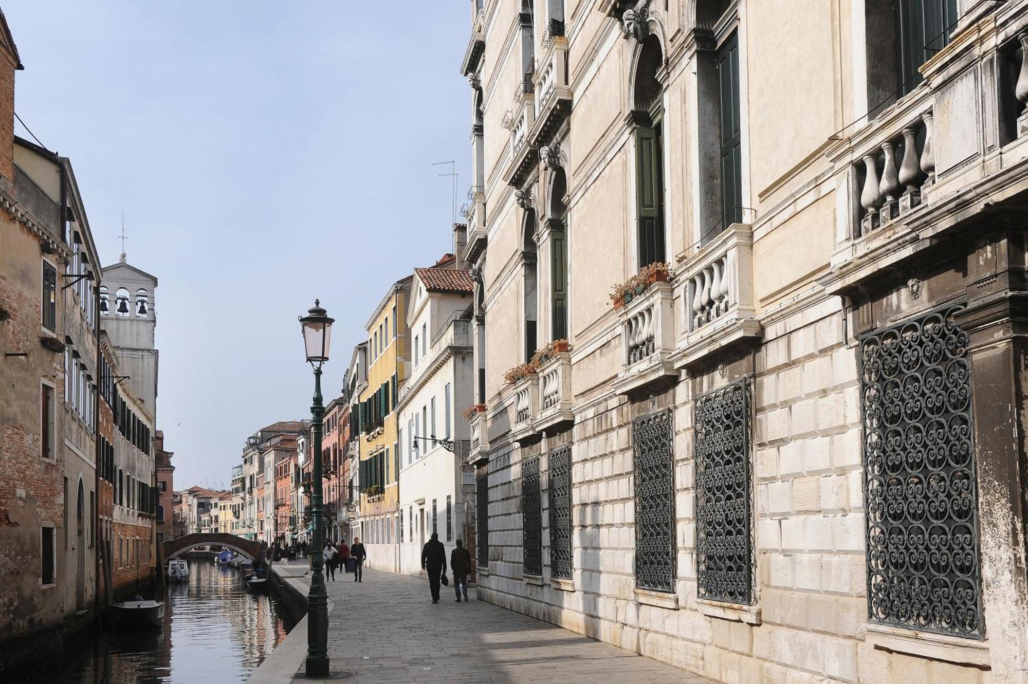 Ca Lezze Bell'Appartamento Nel Cuore Di Venezia Kültér fotó